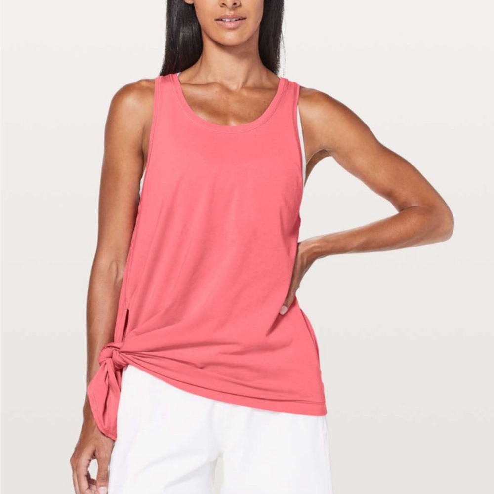Like New Lululemon To The Point Tank Size 6 in Glossy